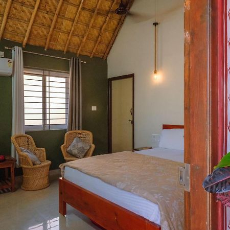 The Hideout Cottage And Restaurant Hampi Exterior photo