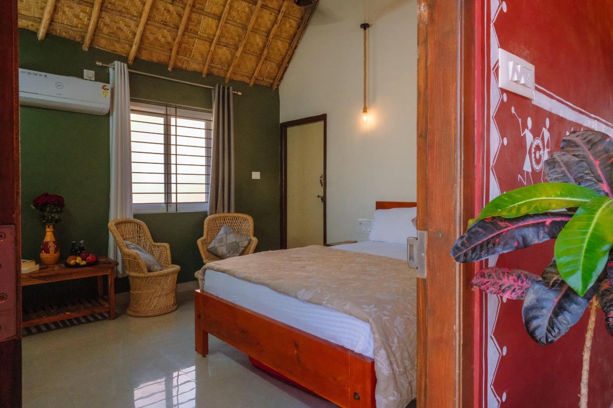 The Hideout Cottage And Restaurant Hampi Exterior photo