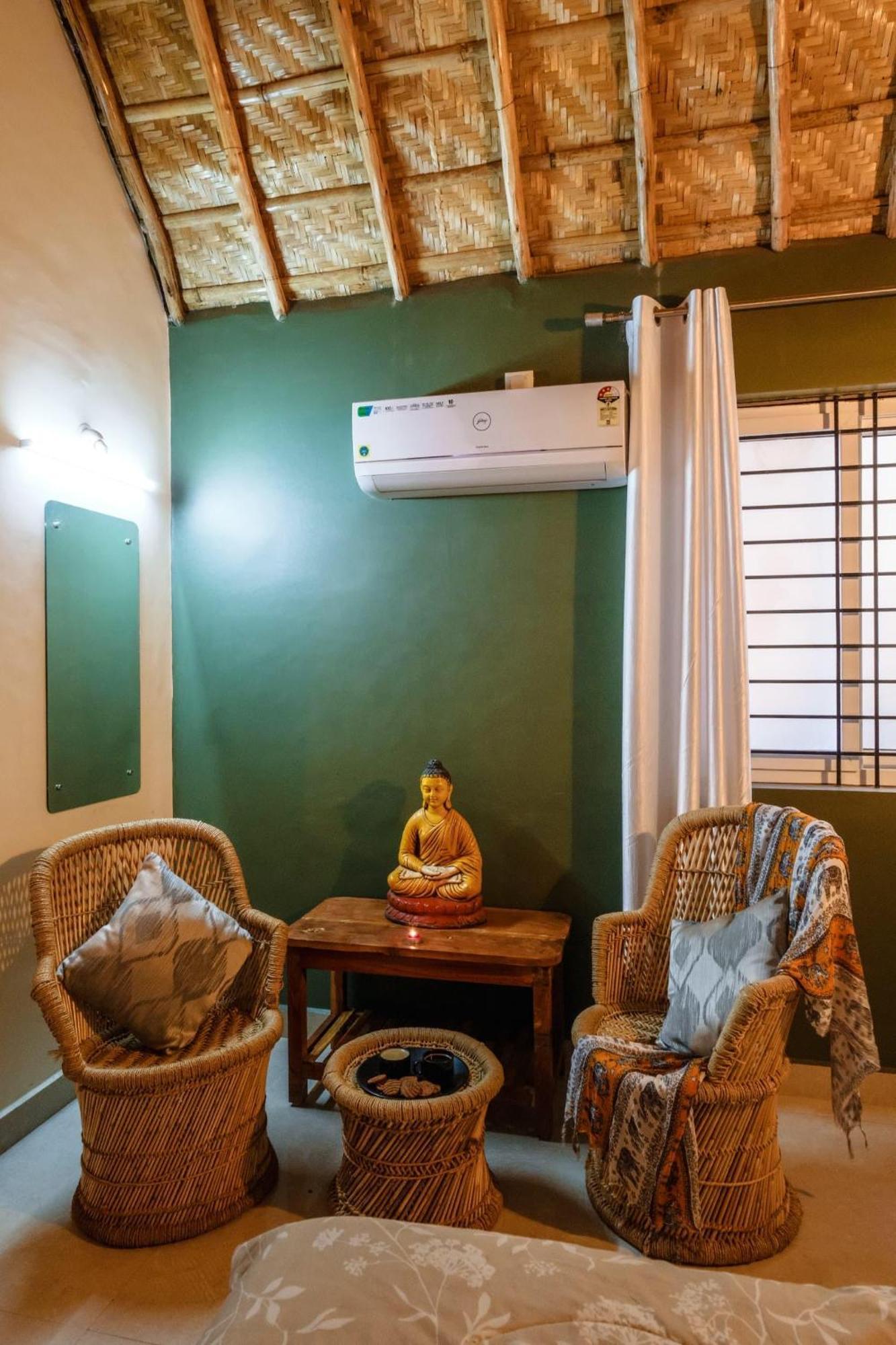The Hideout Cottage And Restaurant Hampi Exterior photo