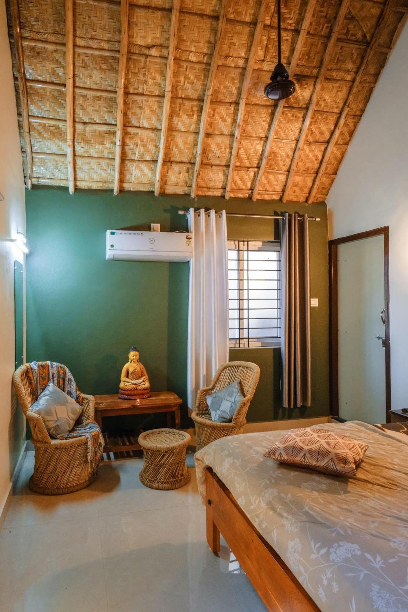 The Hideout Cottage And Restaurant Hampi Exterior photo