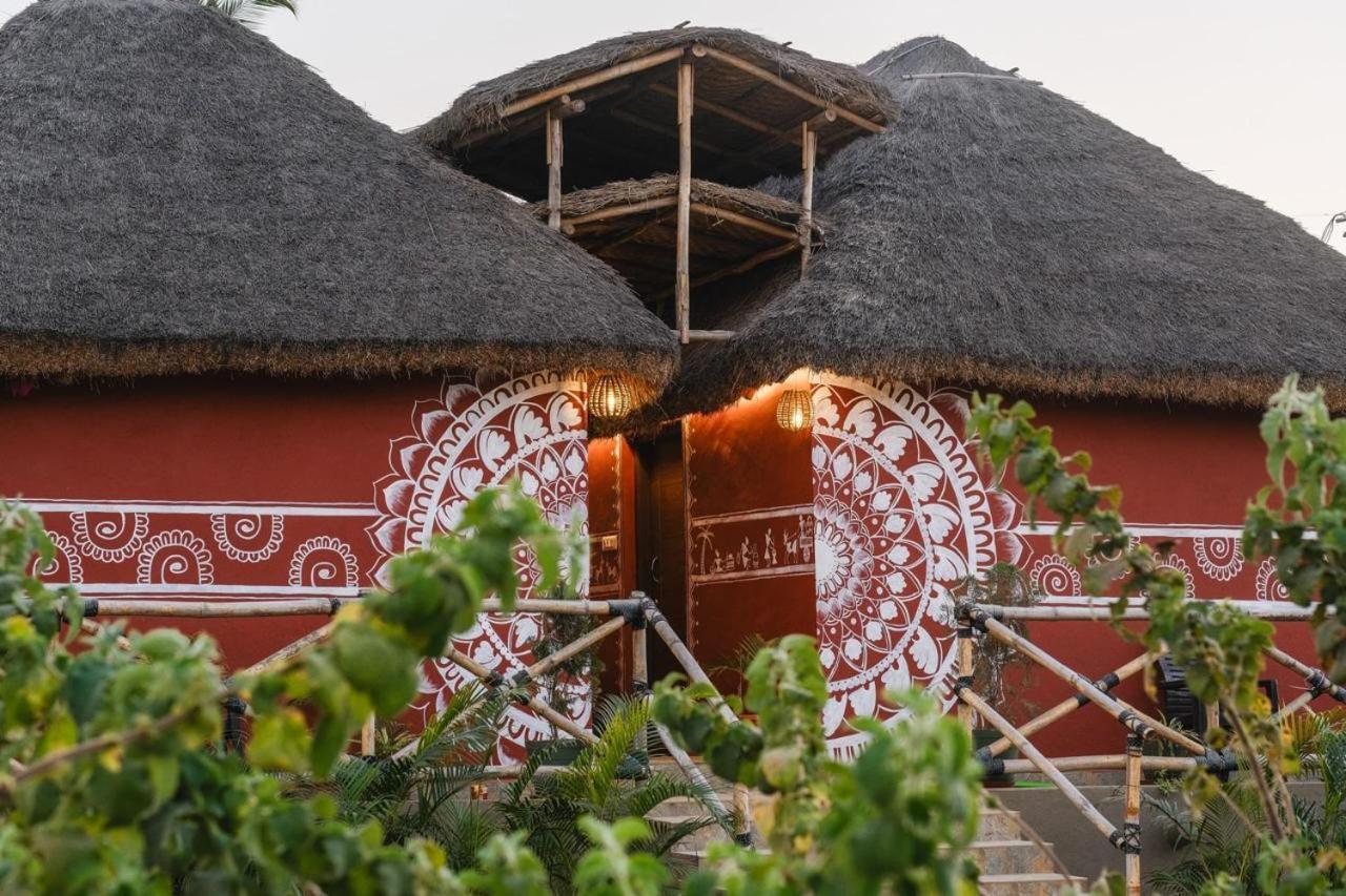 The Hideout Cottage And Restaurant Hampi Exterior photo